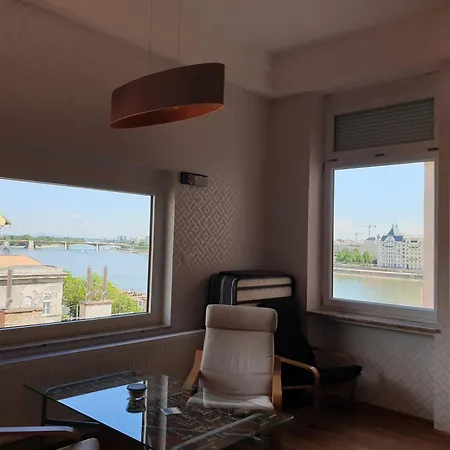 Luxypano - Your Lucky Day Apartment Budapest